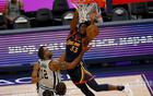 他，24歲天才，NBA十年最挫敗。無球可打。